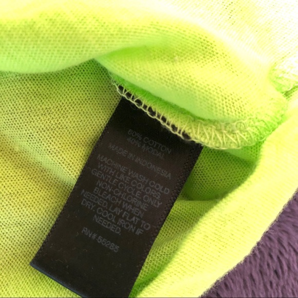 NWOT Express Best Loved Tee V-Neck - Picture 4 of 5